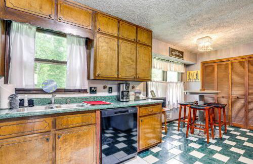 Group Getaway Spacious Home in Stone Mountain! - Foto 11