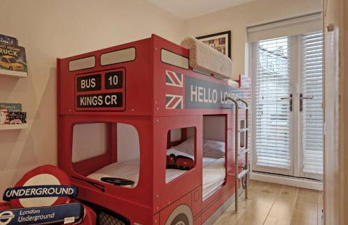 Dove House Wanstead - Stunning 4 Bedroom, 3 Bathroom House with Private Hottub & Gym - Escape London, in Lonon - Foto 27