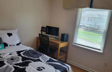 Great 4BR Home Near Emerald Pointe & Downtown - Foto 73