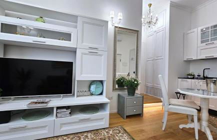 Val's Vatican Wall Apartment - Photo 16