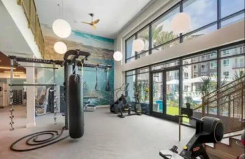 Spacious 2 Bedroom Apartment Near Disneyland and Anaheim Convention Center - Photo 8