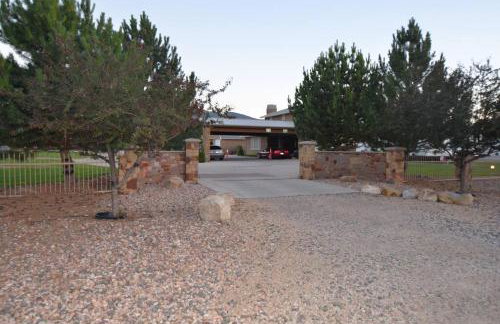 Tacit Shadow Resort Paradise Deluxe Suite, Gym, Coffee Bar, Hot-Tub, Free Laundry, Food Available - Foto 8