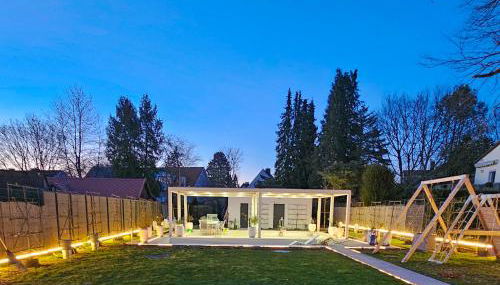 Luxurious large home with Pool, Garden, Koi Pond only 12 min to Octoberfest - Foto 3