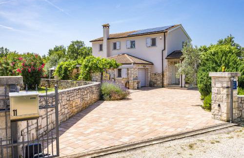 Villa Emely for 8 people near Porec with heated pool & jacuzzi - Foto 8