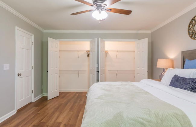 Beautiful Large Newly Renovated 5 Bedroom House - Foto 17