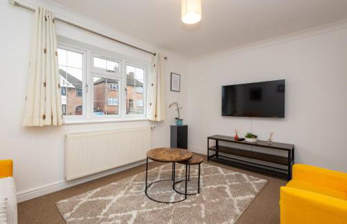 Modern Detached 4-Bedroom 2-Bath Home, Guildford - Photo 26