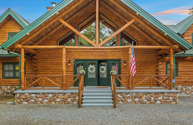 The Bigwood Cabin by Avantstay Hot Tub, Firepit, Pool Table, Private Yard - Photo 80