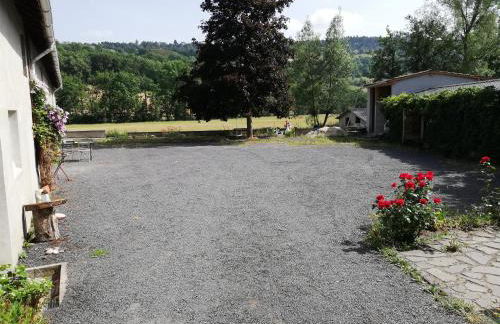 Grand gite 14 personnes ,cour ,salle de jeux, proche du village , commerces - Photo 9