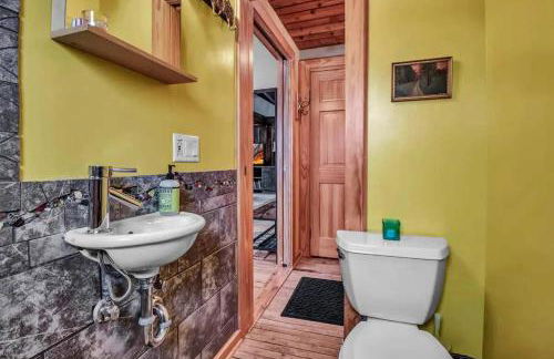 Rustic Cabin Wood Fireplace & Large Deck - Foto 12