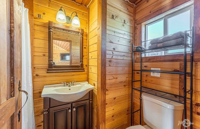 Elite Cabins and RV Park - Photo 26