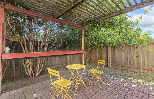 Remodeled 3B2B Bright House with a King Suite - Foto 37