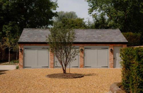 The Carriage House by Birch Stays - Photo 16