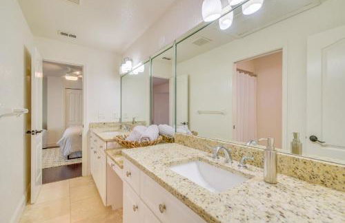 Private Beach at Lakefront Summerfield Getaway! - Foto 18