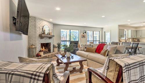 Green Acres Home with Fire Pit and Fishing Pond - Foto 3