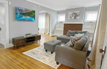 Lux 3BR, Steps from Airport, U of R & Grocery Stores - Foto 4