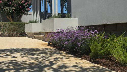 Casa com jardim perto da praia - Foto 2