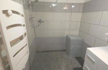 Maison de famille 4-6 personnes à 5 min du Futuroscope - Foto 11