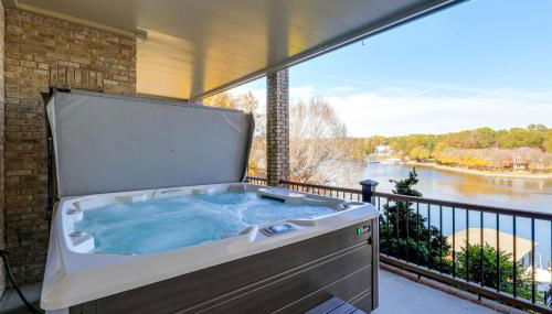 Lakefront Haven with Hot Tub and Game Room in Hickory! - Foto 3