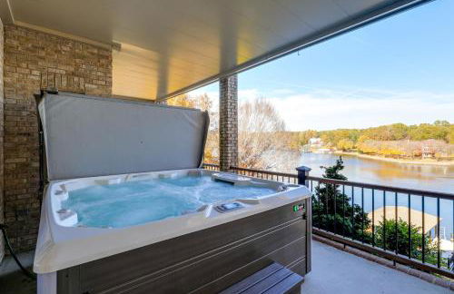 Lakefront Haven with Hot Tub and Game Room in Hickory! - Foto 3