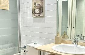 Keywise Perfect location next to María Zambrano STATION, central , beach ,pool and free Parking - Foto 8