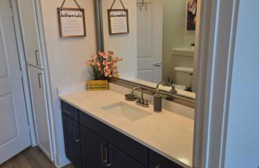 2bdrm/2 King beds/1Air mattress - Photo 11