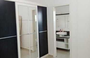 Belo e Amplo Apartamento, Área Central da Praia dos Ingleses - Foto 18