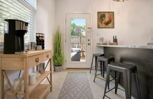 Downtown Home with Hot Tub, BBQ, Near Ice Plant! - Foto 16