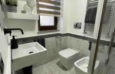 JOIVY Exclusive 2-Bedroom Villa with Private Garden - 5 minutes from the Colosseum - Photo 24
