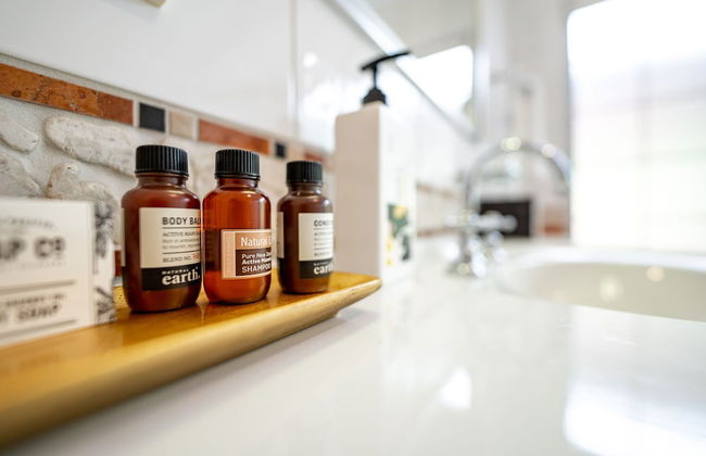 Birds 'n' Bloom Cottages - Photo 73