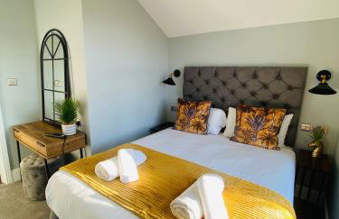 3 West End Boutique Apartment - Photo 6