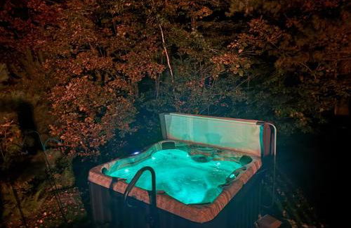 Hot Tub, Lake Views! All-Season Hinsdale Haven - Foto 27