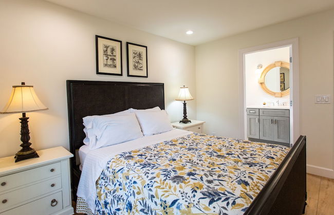 Sorrento Luxury Vacation Home: Expansive 5-Bedroom, 4.5-Bath Retreat with Private Pool, Hot Tub, and Pet-Friendly Accommodations – Just a Short Walk from Stunning Vanderbilt Beach - Foto 4