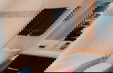 Monki-Di Executive Suites - Alura - Photo 27