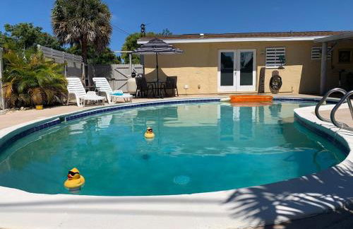 Quaint Coastal Pool Home on Florida's Space Coast - Foto 9