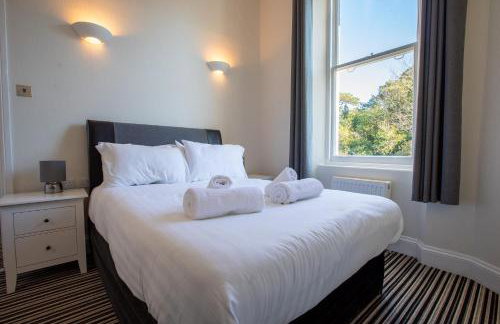 Cosy Flat in Victorian Villa- Parking & Garden - Photo 10