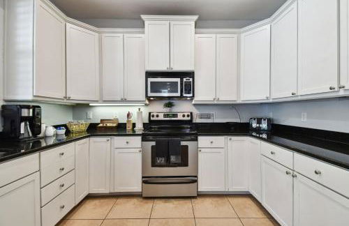 Tampa Private Large House, Game Room & Backyard - Sleeps 12, 4bdr, 3bth, Quiet Community, Near Everything in Tampa & St Pete - Foto 36