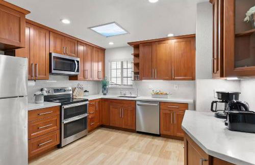 3BR Home Ideal for Work Trips, Family & Long Stays - Foto 9