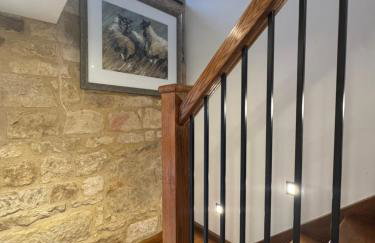 The Menagerie - Photo 21