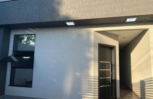 Casa Nova, com cozinha planejada, bem localizada! - Foto 3