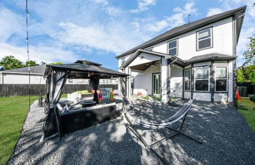 BrandNew! Secret Garden HTX |5BR w/GameRoom+HotTub - Foto 70