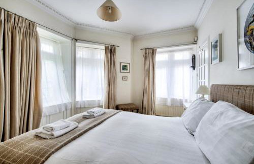 GuestReady - Classic Charm near Holyrood Park - Foto 41