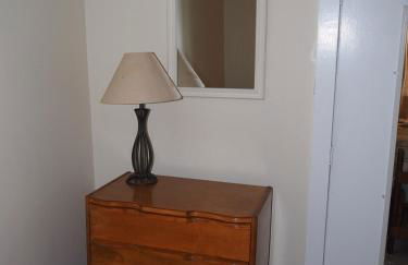 The Cute & Cozy - Lower Apt - Great Location! - Photo 36