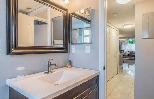 HARRY POTTER LIVES HERE! Unforgettable Home, Pool, Sleeps 8, Near Dis, LOW Rates! - Foto 86