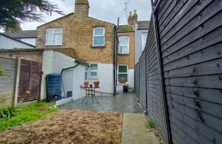 Comfortable Home Away From Home - Photo 37