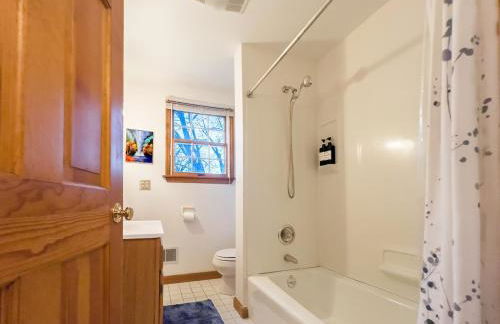 Private, Family-Friendly Home Near Candlewood Lake - Foto 27