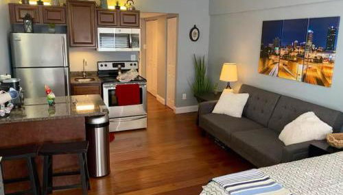 Condo Close to Stadium and Free Parking - Foto 3