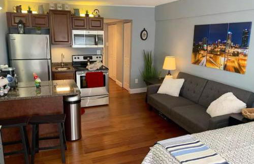 Condo Close to Stadium and Free Parking - Foto 3