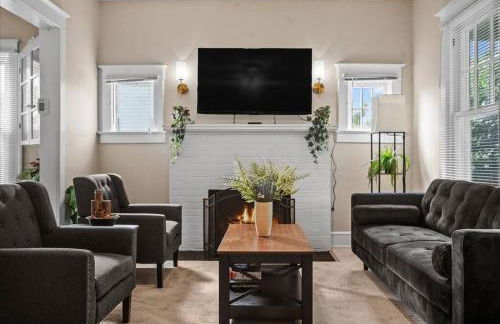 Entire Spacious Home Near DC - Photo 6