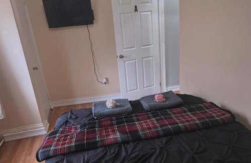 EWRBNB - Rare Find! Huge 3BR Apartment with Open Layout minutes from Newark Airport & NYC - Apartment # 2 - Foto 2