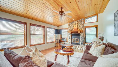 Strawberry Hideaway in the Pines with Hot Tub! - Foto 3